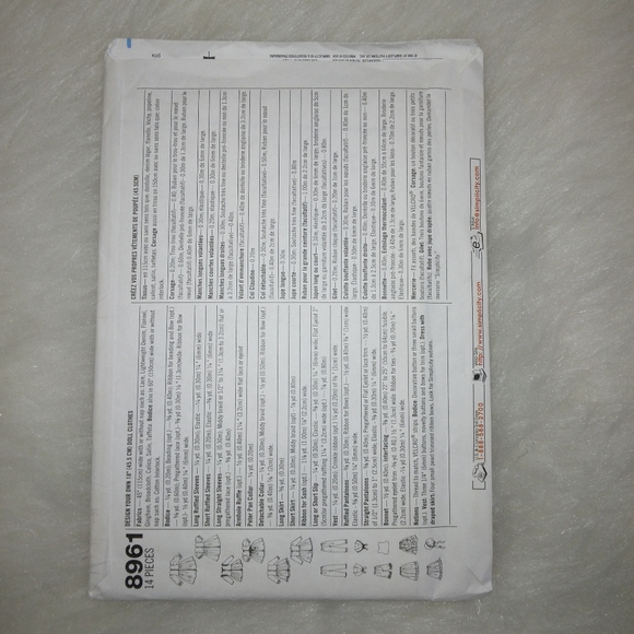 SIMPLICITY 8961 Design your own doll clothes for 18" Gotz AGD American Girl Doll - Picture 5 of 5